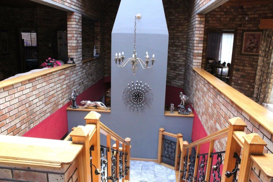 6 Bedroom Property for Sale in Van Der Hoff Park North West